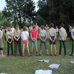 Uitladen Materiaal  47 - Scouts en Gidsen Zaventem 